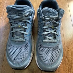 New balance Mens size 13 4E sneakees